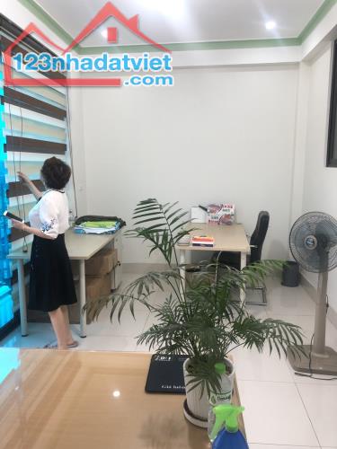 Cho thuê nhà Quang Tiến cạnh Vinsmart  55m2, 5 tầng, mới đẹp, ô tô cất trong nhà - 2