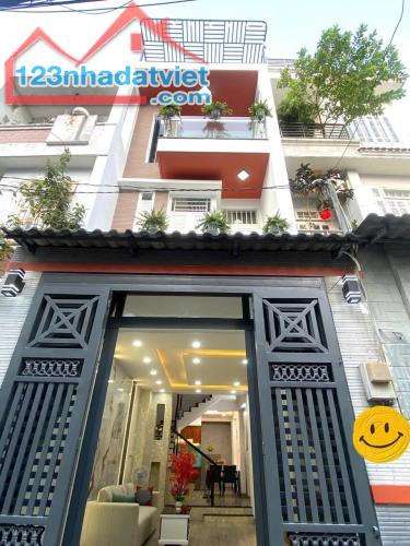 Bán nhà HXH - Giáp Tân Bình - 3 Tầng - Chỉ 5.99 tỷ