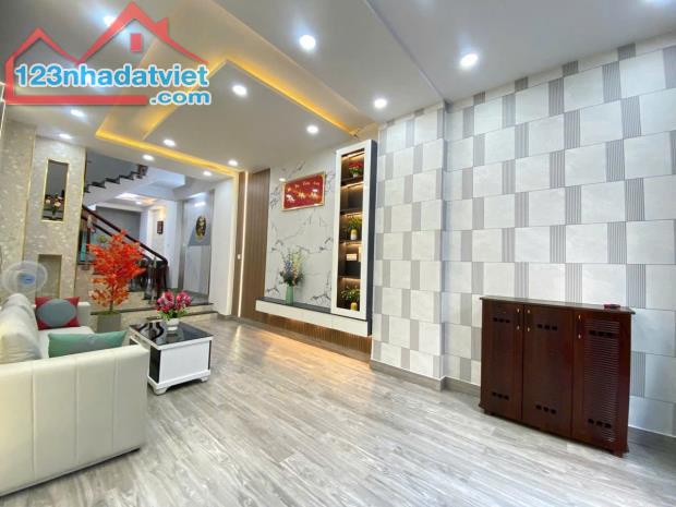 Bán nhà HXH - Giáp Tân Bình - 3 Tầng - Chỉ 5.99 tỷ - 1