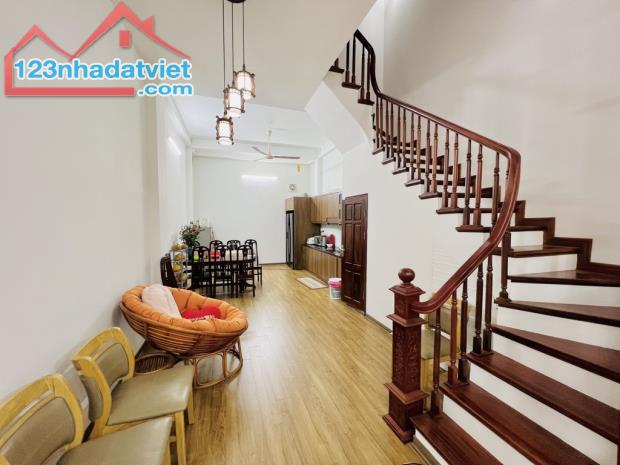 Siêu phẩm mỗ lao Hà Đông gần hồ chợ trường  Đường thoáng với DT 65 m 4TẦNG thiết kế đẹp vớ - 2