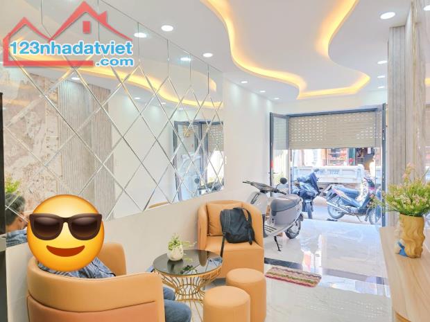 Mặt tiền Trần Bá Giao P.5 GV - 45m2 3PN - ngay vincom PVT - Nhỉnh 5 tỷ - 1