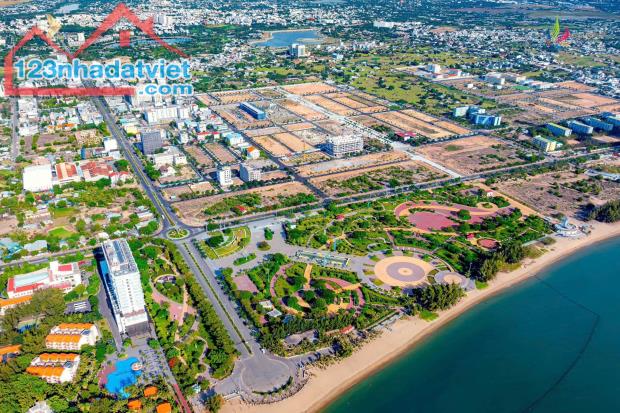 Nhà phố 3 tầng đường Bùi Thị Xuân, Phan Rang. Sát biển, giá hấp dẫn chưa đến 6 tỷ. Sổ đỏ C