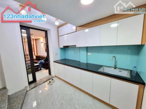 NHÀ ĐẸP - NỘI THẤT XỊN XÒ -45m2 ngay phố Bạch Mai chỉ hơn 4tỷ - 4