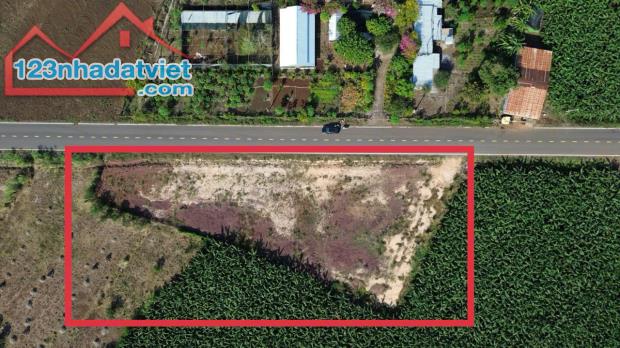 Bán lô 109m2 giá 848 triệu ngay mặt tiền đường Long Tân-Láng Dài