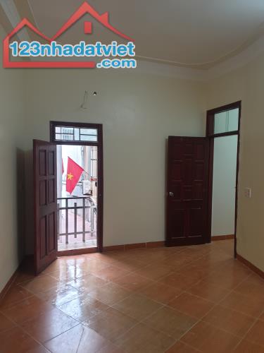 BÁN NHÀ 1.54 TỶ 2 TẦNG 60M2 ( HƯỚNG TÂY ) NGÕ CẦU ĐÔNG - 4