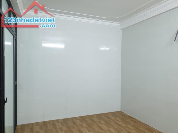 BÁN NHÀ 1.35 TỶ 3 TẦNG 30M2 NGÕ CỰC NGẮN ĐƯỜNG BẾN NGỰ - 3