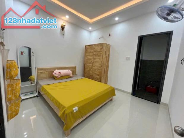Bán nhà 1 Trệt 1 lầu Trung Tâm vũng tàu P8 bình giã giá: 3 tỷ 400 - 1