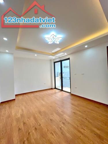 Bán nhà cực phẩm Thanh Xuân! 4 tầng thiết kế phong cách Châu Âu, full nội thất, ô tô đỗ cử - 2