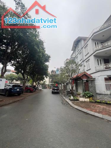 🔥 BÁN TÒA CCMN CAO CẤP TRÍCH SÀI – 7 TẦNG – 11 CĂN HỘ – DOANH THU TRÊN 1 TỶ/NĂM – GIÁ 19