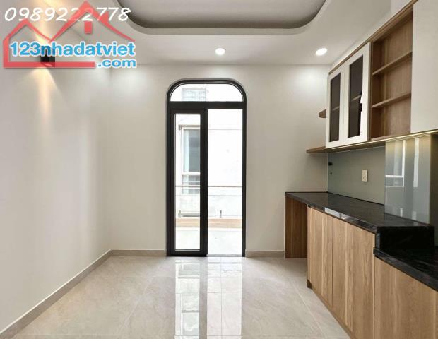 MẶT TIỀN thụt TRẦN QUANG KHẢI- ĐẸP 3 TẦNG - TẶNG NỘI THẤT CƠ BẢN - Ô TÔ TỚI CỬA. - 4