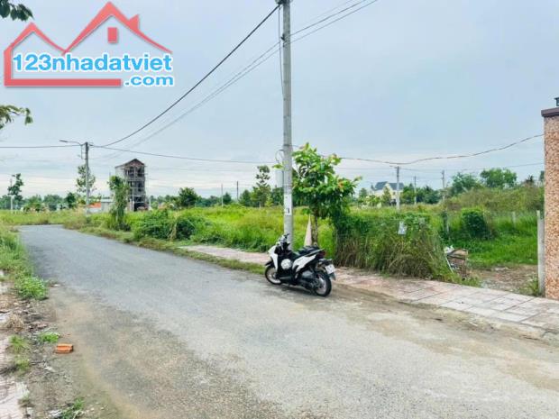 Đất xây nhà vườn Ngang 30m dài 48m, đất sạch đẹp ngay Cổng Bình Lợi, đường số 2, giá 2 ty1 - 1