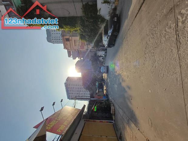 Bán nhà Trần Cung, ngõ to như phố, ô tô tránh, DT 30m2, Ở - Kinh doanh