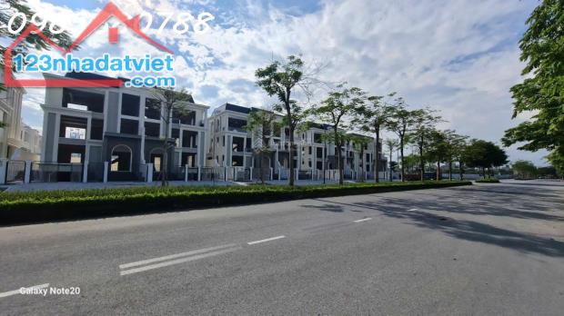 BÁN BIỆT THỰ ĐƠN LẬP 360M2 HÀNG HIẾM ĐẸP NHẤT TẠI CIPUTRA NAM THĂNG LONG HÀ NỘI - 2