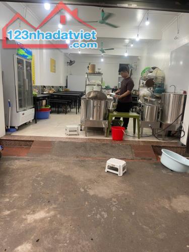 SIÊU HÓT - CHÍNH CHỦ CẦN Sang nhượng mặt bằng  55m full đồ quán phở-lẩu - ngõ 38 Xuân La
