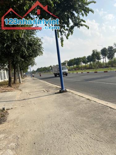 Bán Nhà 1 Trệt 2 Lầu Mặt Tiền Đường Nam Kỳ Khởi Nghĩa, Sát Bên ĐH Quốc Tế Miền Đông - 3