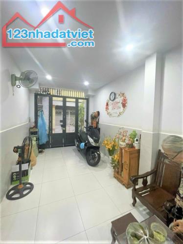 6 TỶ TL - NHÀ MỚI Ở NGAY - HXH ĐẬU CỬA NGÀY ĐÊM CẠNH MẶT TIỀN - KHU VIP BÀU CÁT TÂN BÌNH - 1