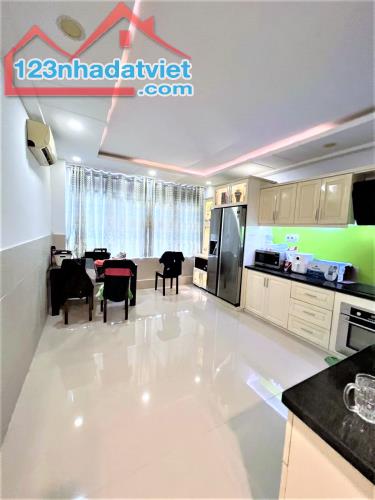6 TỶ TL - NHÀ MỚI Ở NGAY - HXH ĐẬU CỬA NGÀY ĐÊM CẠNH MẶT TIỀN - KHU VIP BÀU CÁT TÂN BÌNH - 2