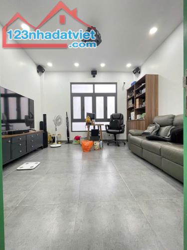 ✅ {NHÀ NGỘP QUẬN 5}-Hẻm 4m thông tứ phía,Gần MT Nguyễn Trãi  4Tầng 5PN Vào Ở Liền. - 1