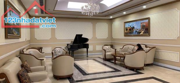 Bán căn hộ diện tích 137m2 - toà D
