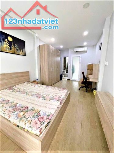 9 TỶ HƠN - NHÀ MỚI 4 TẦNG QUẬN 1 - SÁT MẶT TIỀN NGUYỄN TRÃI - XE HƠI ĐỖ CỬA - 3PN SIÊU ĐẸP - 5