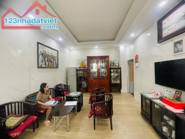 NHÀ MẶT TIỀN TRIỆU NỮ VƯƠNG - 142M2 - 3 TẦNG - MT:6.9M - TRUNG TÂM PHỐ - 24 TỶ