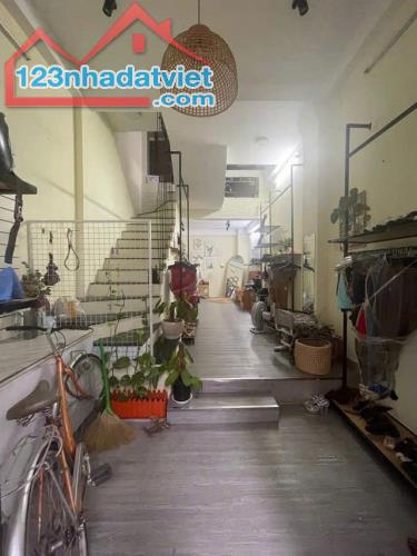 GIÁ MỀM NHẤT QUẬN 1- NGUYỄN TRÃI - 7.9 TỶ- Diện tích: 31m2, ngang 4m-Kết cấu: 1 trệt, 1