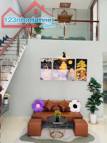 🌴Ngay trường đại học Makerting, Sát mặt tiền Lã Xuân Oai, Nhà 2 tầng mới- 75mv, Hẻm xe h - 4