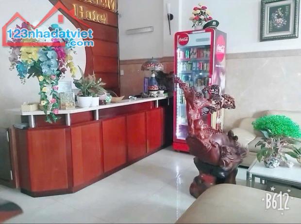 BÁN KHÁCH SẠN 7 TẦNG MẶT TIỀN HÀ HUY GIÁP – THẠNH LỘC, Q.12 - 1