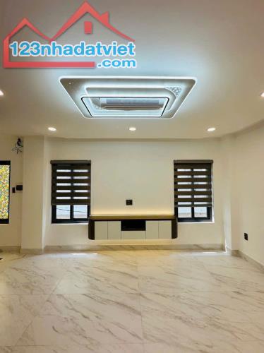 [Tân Bình] Bán nhà 6PN 7WC HXH Hồng Lạc – Gần Chợ Bà Hoa, Khu An Ninh - Chỉ 9.5tỷ