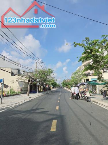 GIÁ RẺ ĐẦU TƯ, Ng Bình & Lê Văn Lương, Đường nhựa 14m, chỉ 3.2 tỷ