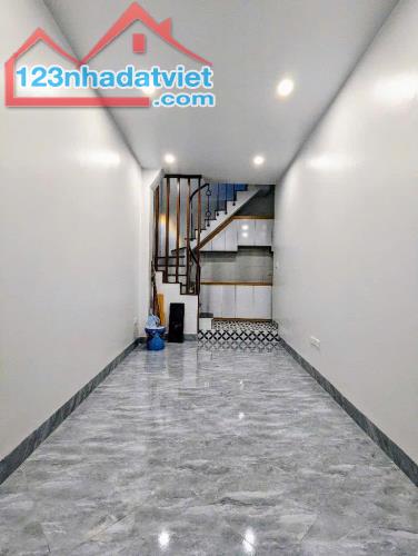 Chưa đến 5 tỷ, nhà 5 tầng Cát Linh, 22m, 50m ra phố, ngõ phân lô