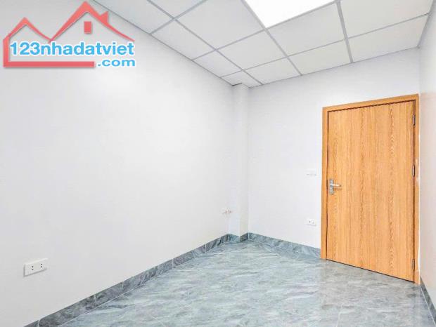Chưa đến 5 tỷ, nhà 5 tầng Cát Linh, 22m, 50m ra phố, ngõ phân lô - 3