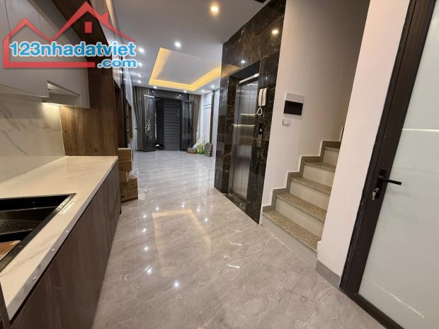 NHÀ MỚI 7 TẦNG THANG MÁY – 2 THOÁNG – CHỈ CÁCH 1 NHÀ RA MẶT PHỐ - 4