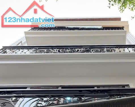 Nhà đẹp phố Đội Cấn, Ba Đình. 36m2, 6 tầng ,Thang Máy, MT 4.6M , 7.9 TỶ.