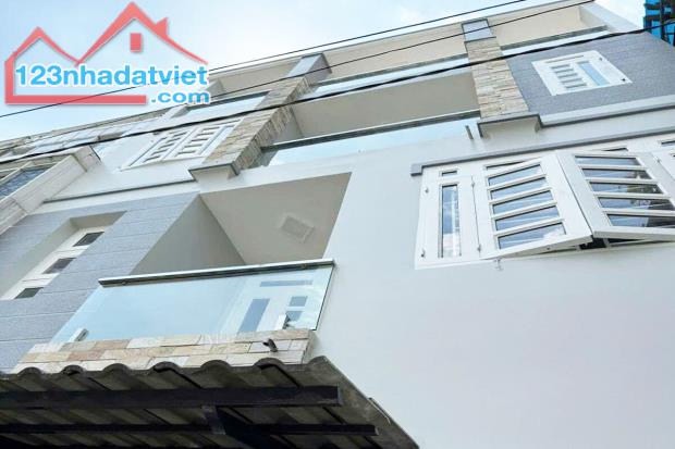 Bán nhà Nhiêu Tứ Phường 7 Phú Nhuận, 36.8 m² (6m x 6m) 4 Tầng BTCT - Giá 7.6 tỷ TL