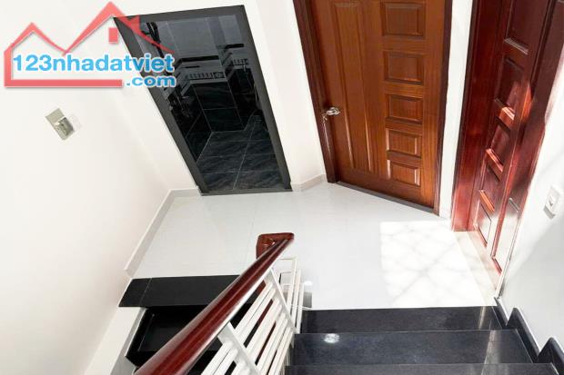 Bán nhà Nhiêu Tứ Phường 7 Phú Nhuận, 36.8 m² (6m x 6m) 4 Tầng BTCT - Giá 7.6 tỷ TL - 3