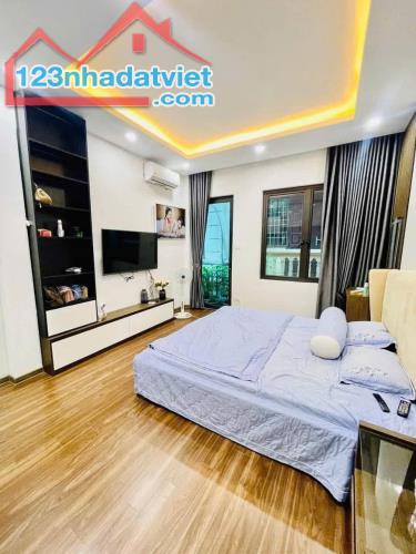 Nhà Mới Trương Định Hoàng Mai 31m 5 Tầng – 3 bước Ô Tô – Full Nội Thất 5,8 Tỷ.