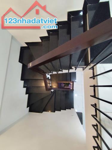 Hiếm có,nhà 3 tầng 33m2 Tây Tựu,nhà dân xây mới kính kong giá 5ty - 1