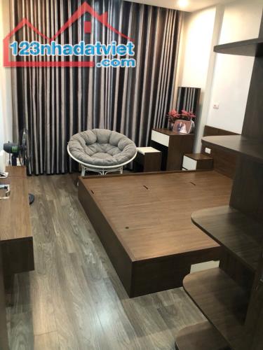 Hiếm có,nhà 3 tầng 33m2 Tây Tựu,nhà dân xây mới kính kong giá 5ty - 3