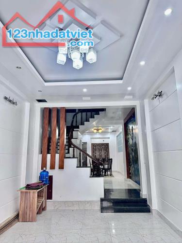 Cho thuê nhà nguyên căn lô 22 Lê Hồng Phong có 5 phòng khép kín . Chuyên gia , Văn Phòng , - 1