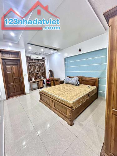 Cho thuê nhà nguyên căn lô 22 Lê Hồng Phong có 5 phòng khép kín . Chuyên gia , Văn Phòng , - 4