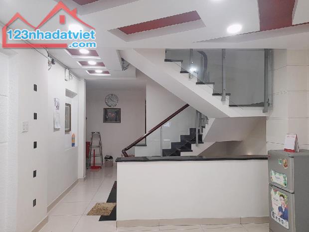 BÁN NHÀ HẺM 551 PHẠM VĂN CHÍ QUẬN 6 - 117M2