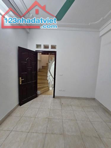 5,8 tỷ - 30m2, 5 tầng, MT 3.5m, sổ vuông đét - bán nhà Lê Quang Đạo, Nam Từ Liêm - 1