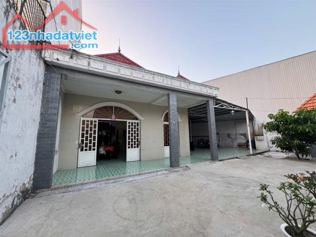 GIÁ TỐT - CHÍNH CHỦ Cần Bán Nhanh Nhà Và Kho Vị Trí Tại Huyện Bình Chánh , TP HCM