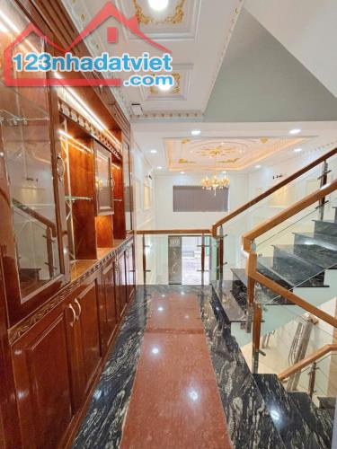 Bình Tân giáp Tân Phú, nhà xây kiên cố, 5 tầng, 4 x 15 giá 6 tỷ 700, hẻm xe hơi - 2