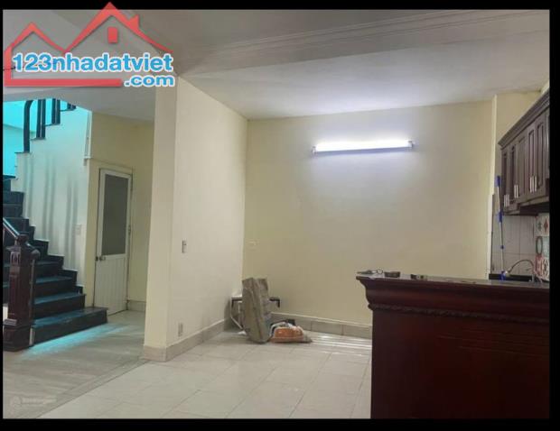 Cho thuê nhà Ngõ Quỳnh 2.5  tầng x 50m2, 2 ngủ làm VP, C.ty, Spa, Lớp học, ở gđ, 10tr - 2