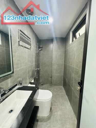 BÁN NHÀ ĐỘI CẤN - 6 TẦNG THANG MÁY, 2 THOÁNG, NGÕ NÔNG, 3 GÁC ĐỖ CỬA - GIÁ 7.5 TỶ - 2