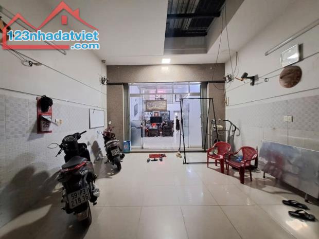 Bán nhà Mặt tiền Quách Hữu Nghiêm - ngay Lũy Bán Bích, 5x25m, Trệt + lửng, 12.8 tỷ. - 1
