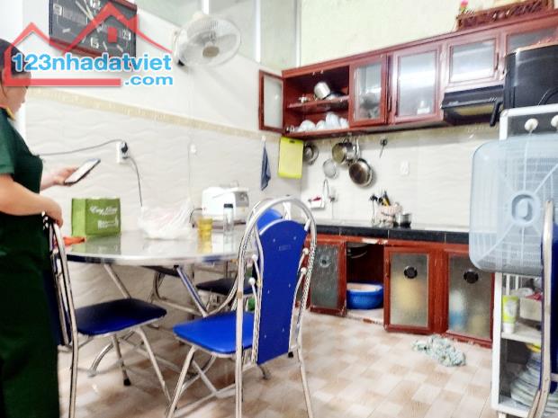 BÁN NHÀ 2 TẦNG MẶT TIỀN MỸ ĐA ĐÔNG 5 – NGAY CHỢ BẮC MỸ AN – BIỂN MỸ KHÊ 	•	Vị trí đẹp, - 2
