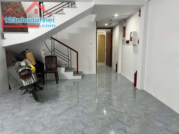 CCMN: TRẦN DUY HƯNG -CẦU GIẤY. +DT: 51M2 X 6T X 4M.MT